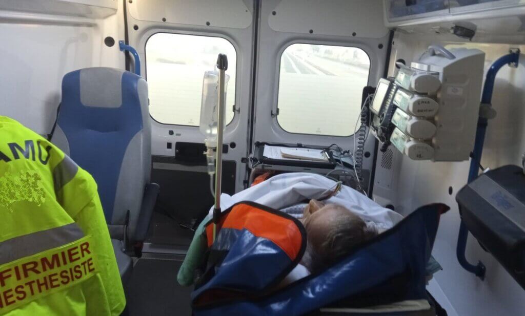 Transport inter hospitalier paramedicalisé par un IADE